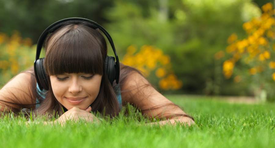 Best_headphones_for_listening_to_audiobooks_banner